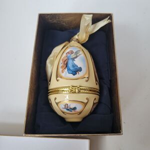 Mr Christmas Angels 4.5" Ornament with Ribbon by Valerie Parr 2008 no music